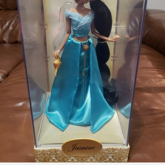 Disney Princess Exclusive Designer Collection Doll - Picture 6 of 6